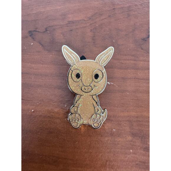 Veefriends Road to Veecon Articulate Armadillo Core, Shimmer, Cosmic Pin BUNDLE - Picture 3 of 11